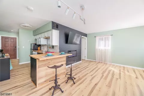 1 Jackson Hole #9, Vernon, NJ 07462