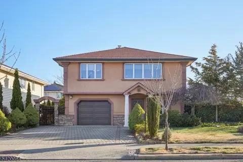 2 Ivy Ln, Wallington, NJ 07057