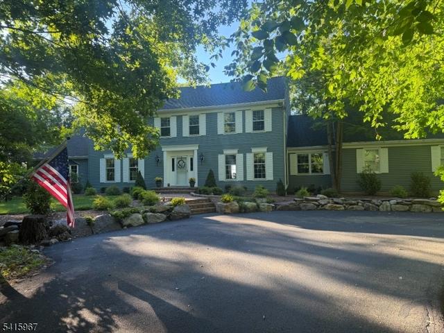 12 Laurel Hl, Newfoundland, NJ 07435