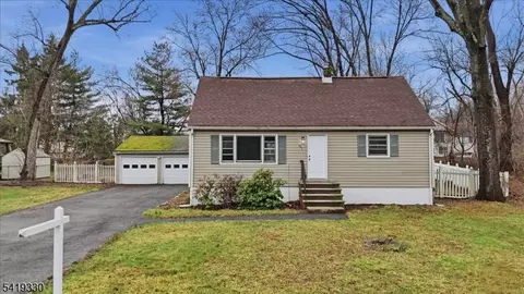 131 De Hart St, Lincoln Park, NJ 07035