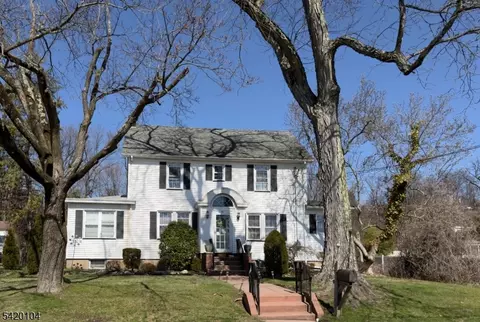 91 Minnisink Rd, Totowa, NJ 07512