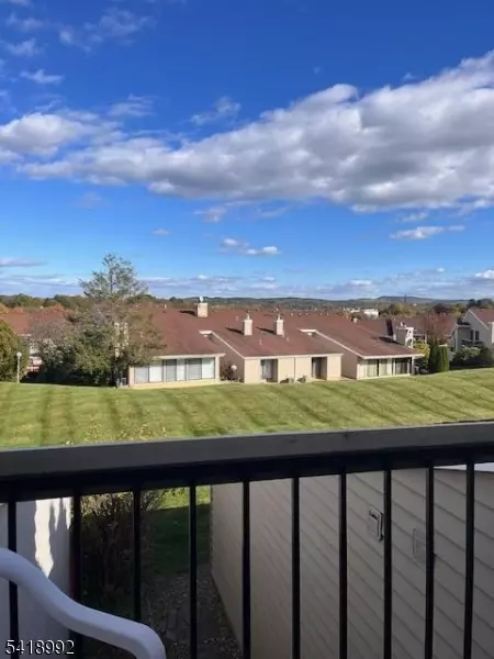 14 Crossway, Clinton, NJ 08809