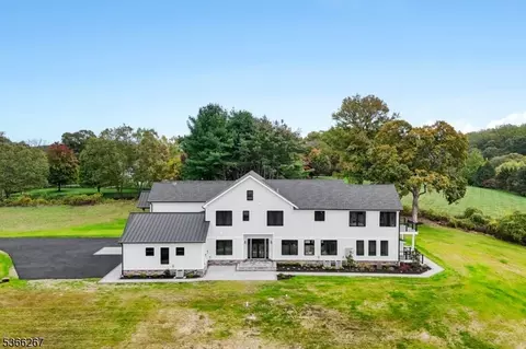 Exterior - 465 Cherry Ln, Mendham, NJ 07945 photo 5 of 8