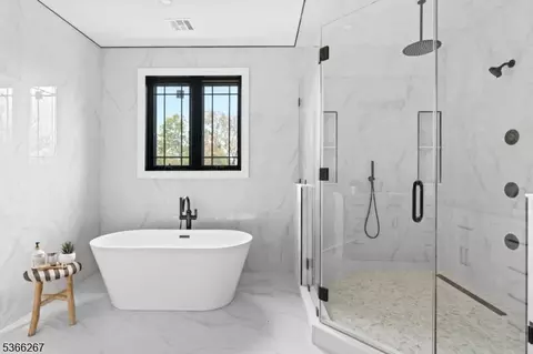 Bath - 465 Cherry Ln, Mendham, NJ 07945 photo 3 of 6