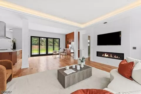 Living - 465 Cherry Ln, Mendham, NJ 07945 photo 6 of 7