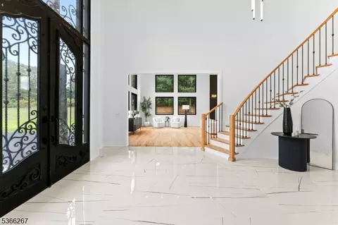Entry Way - 465 Cherry Ln, Mendham, NJ 07945 photo 2 of 4