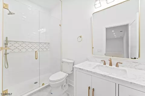 Bath - 465 Cherry Ln, Mendham, NJ 07945 photo 6 of 6