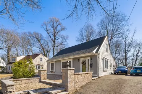 15 Nestro Rd, West Orange, NJ 07052