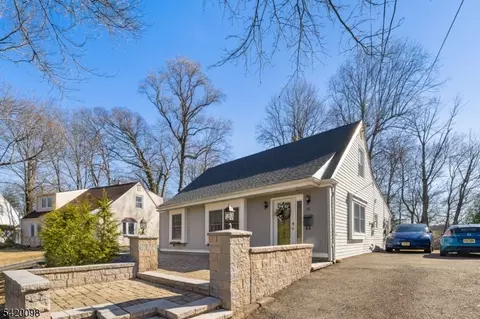 15 Nestro Rd, West Orange, NJ 07052