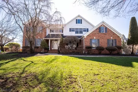 82 Millers Grove Rd, Belle Mead, NJ 08502