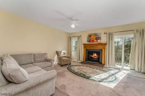 107 Franklin Ct, Flemington, NJ 08822