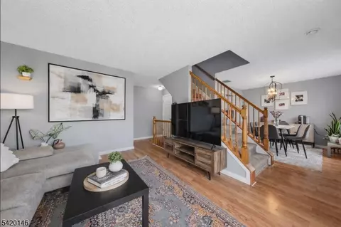 95 Vaughan Dr, Newark, NJ 07103