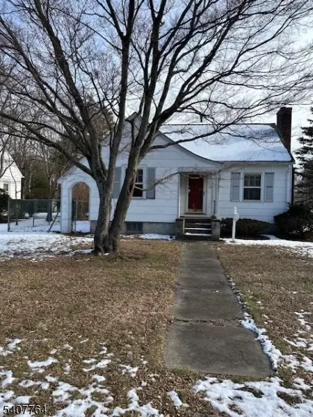 212 Pascack Rd, Woodcliff Lake, NJ 07677