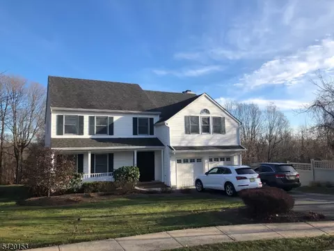 44 Valley Rd, Randolph, NJ 07869