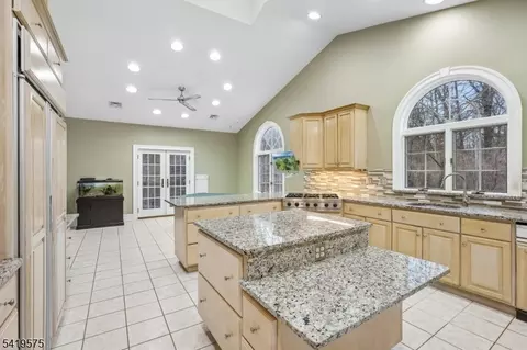 9 Nuthatch Ct, Hackettstown, NJ 07840 photo 12