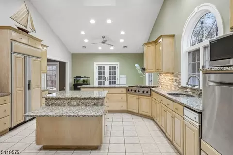 9 Nuthatch Ct, Hackettstown, NJ 07840 photo 13