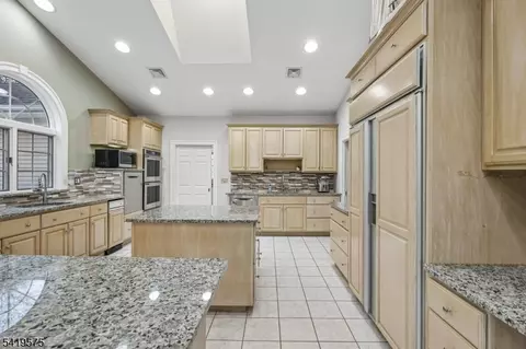 9 Nuthatch Ct, Hackettstown, NJ 07840 photo 10