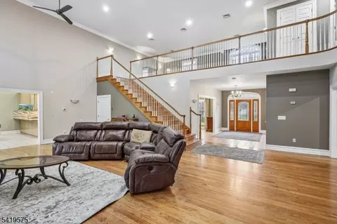 9 Nuthatch Ct, Hackettstown, NJ 07840 photo 7