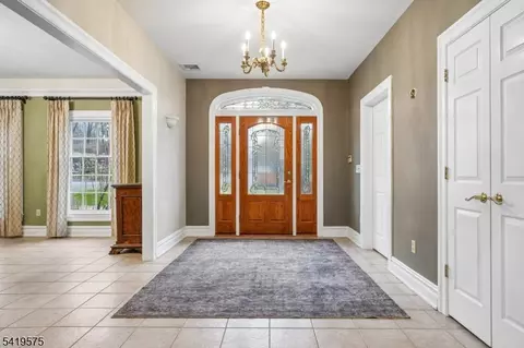 9 Nuthatch Ct, Hackettstown, NJ 07840 photo 3