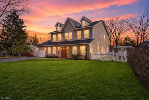 44 Manor Rd, Livingston, NJ 07039