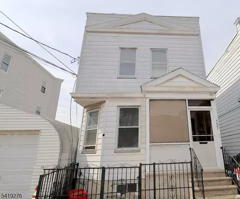 157 Brill St, Newark, NJ 07105