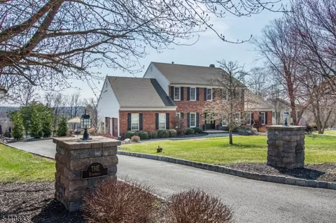 5 Tracey Ln, Budd Lake, NJ 07828