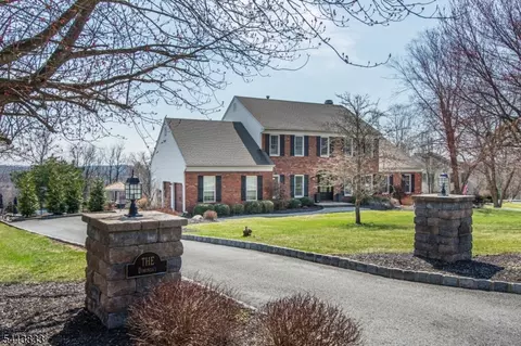 5 Tracey Ln, Budd Lake, NJ 07828