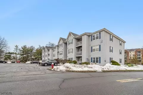 418 Stratford Pl #418, Bound Brook, NJ 08805