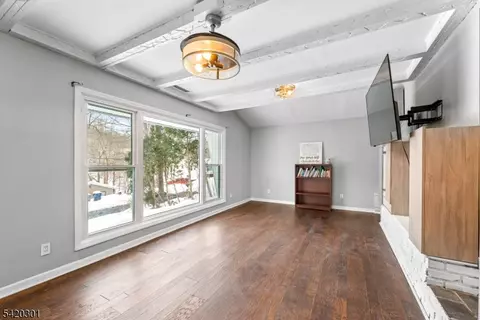 50 E Shore Dr, Vernon, NJ 07462