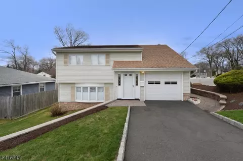 140 Manhattan Ave, Waldwick, NJ 07463
