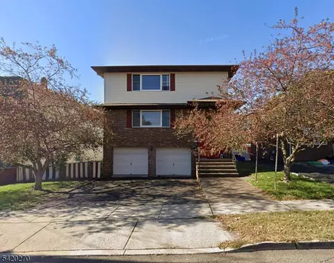 525 Stuyvesant Ave #2, Lyndhurst, NJ 07071