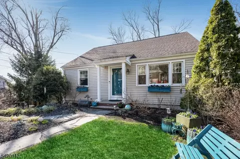18 Barker Ave, Hawthorne, NJ 07506