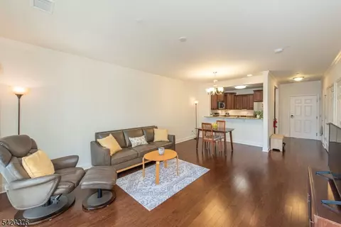 5211 Veterans Dr, Wharton, NJ 07885