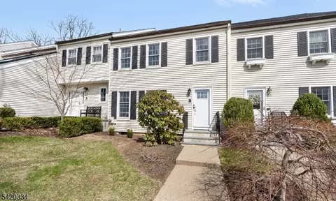 54 Wexford Dr, Mendham, NJ 07945