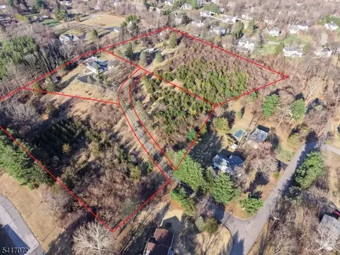 2 Rossi Dr, Clinton Twp, NJ 08809