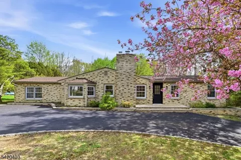 356 North Rd, Chester Twp, NJ 07930