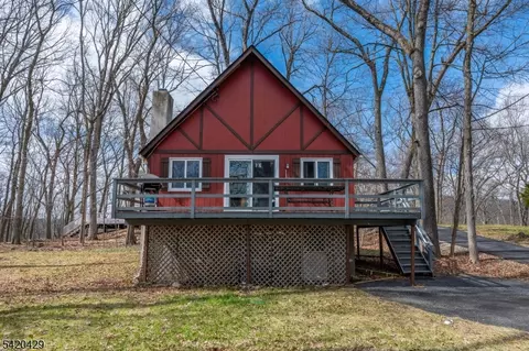 31 Plum Tree Rd, Vernon, NJ 07462