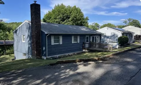 73 Elba Ave, Hopatcong, NJ 07843