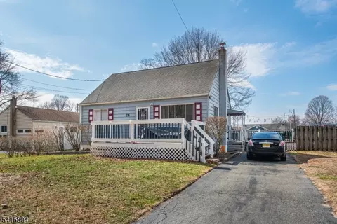26 Green Rd, Mine Hill, NJ 07803