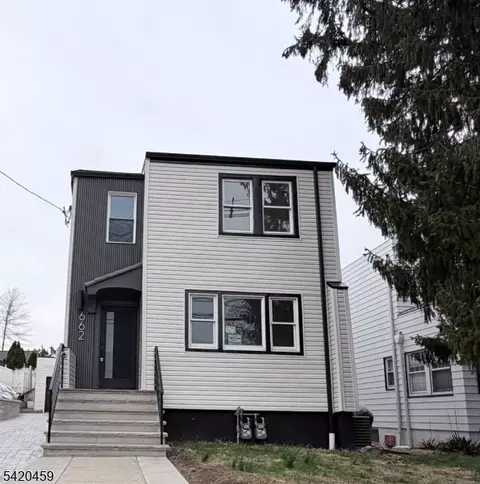 662 Selfmaster Pkwy, Union, NJ 07083