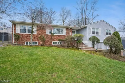17 Arverne Rd, West Orange, NJ 07052
