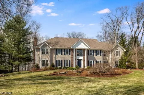 5 Green Hill Rd, Chester Twp, NJ 07930