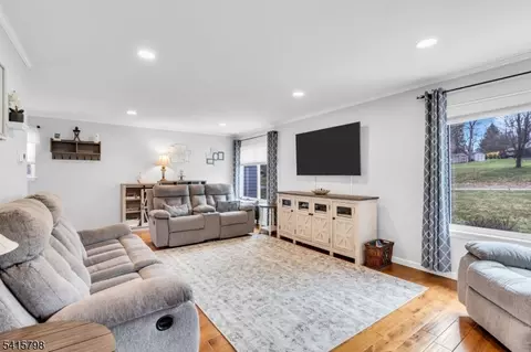 40 Blossom Rd, Hampton, NJ 08827 photo 5