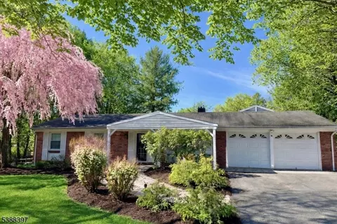 44 Hoffman Dr, Califon, NJ 07830