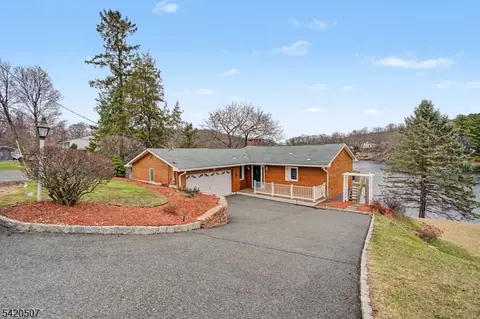 35 Lake Ter, Sparta, NJ 07871