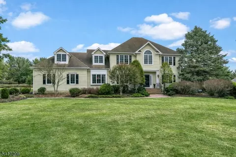 92 Shannon Hill Rd, Basking Ridge, NJ 07920