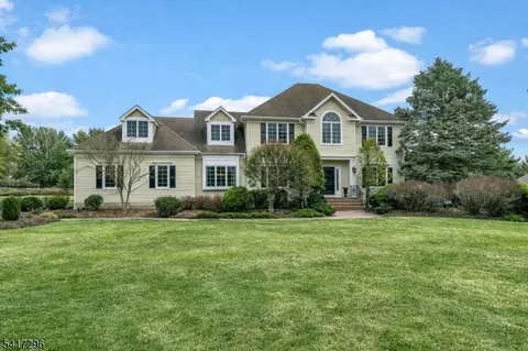 92 Shannon Hill Rd, Basking Ridge, NJ 07920