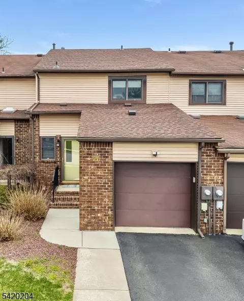 37 Chelsea Cir, Flemington, NJ 08822