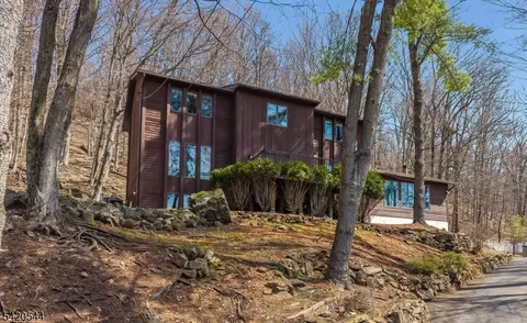 828 Star View Way, Bridgewater, NJ 08807