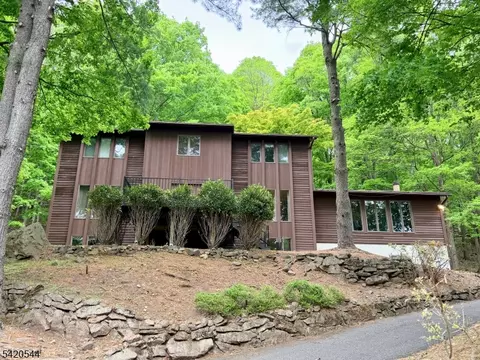 828 Star View Way, Bridgewater, NJ 08807